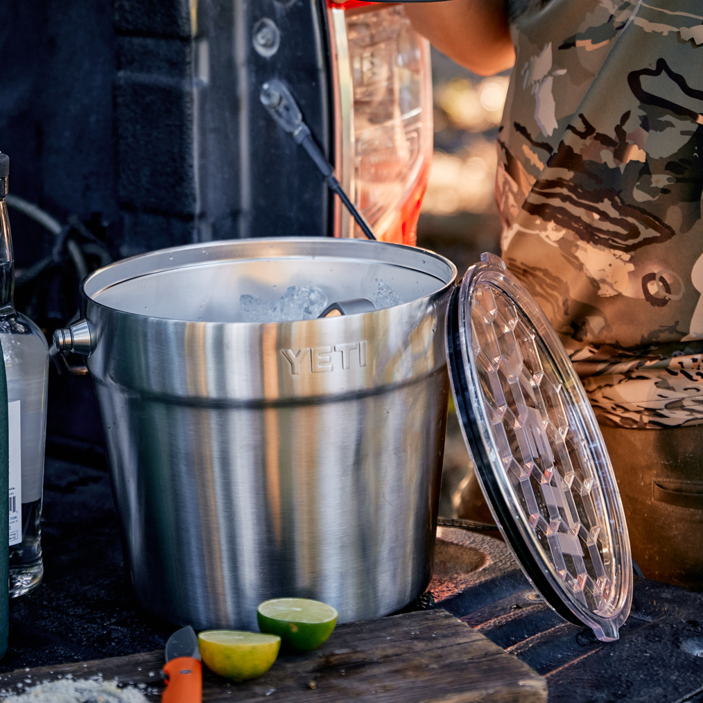 YETI Produkte in Stainless Steel