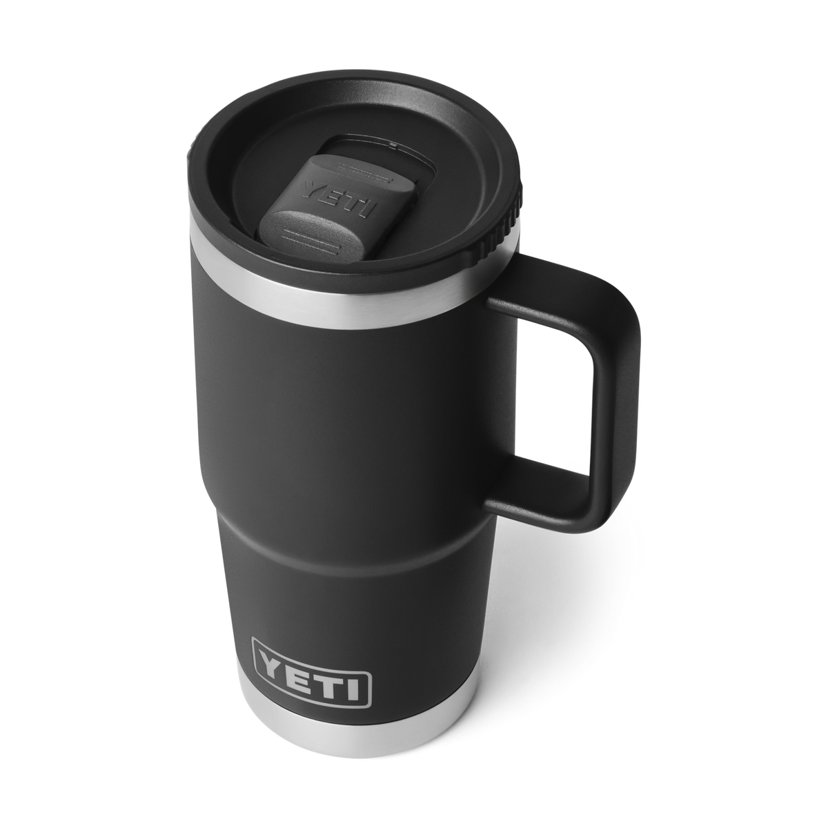 YETI Rambler 20 oz Reisetasse 2.0 Black – Schrägansicht