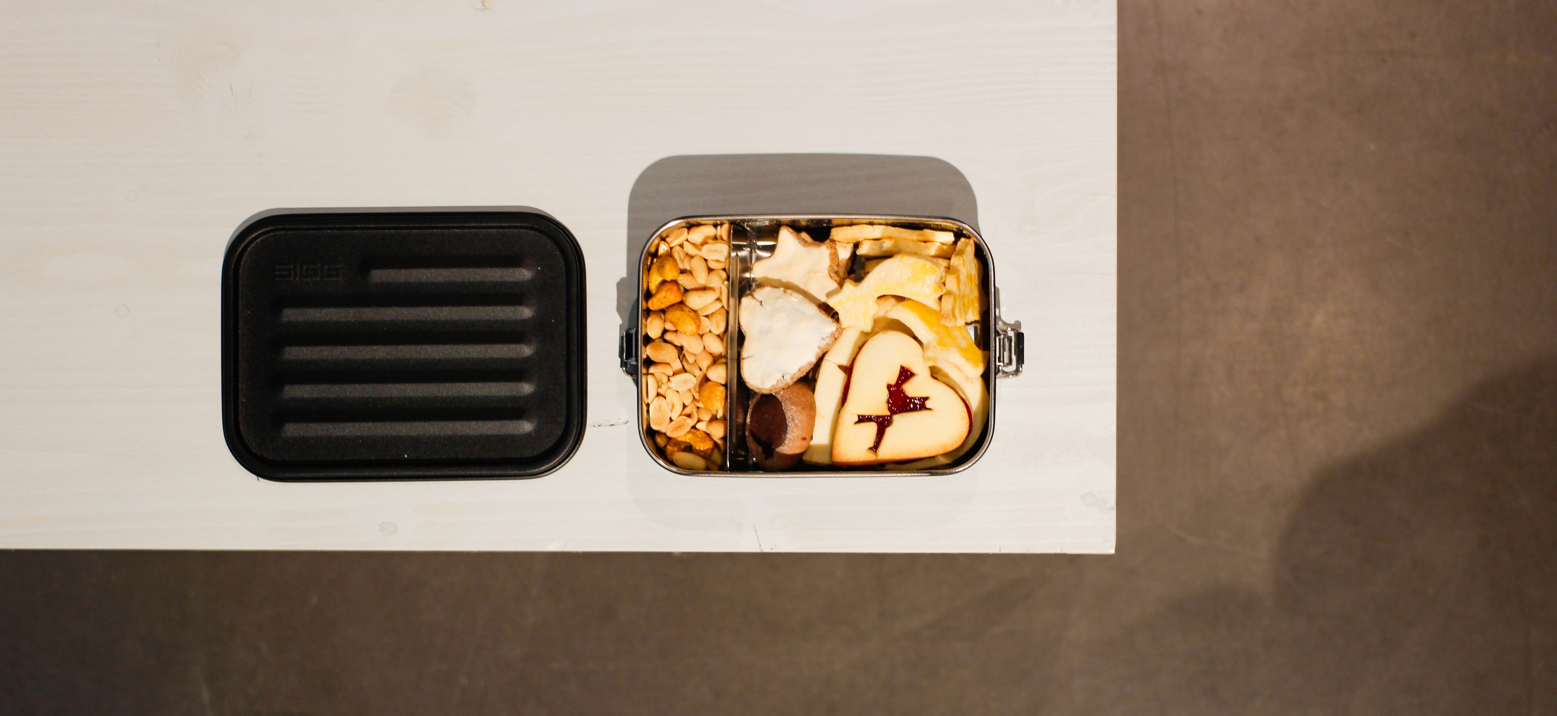 SIGG Gemstone Food Box Obsidian 1,1L Lifestyle Foto