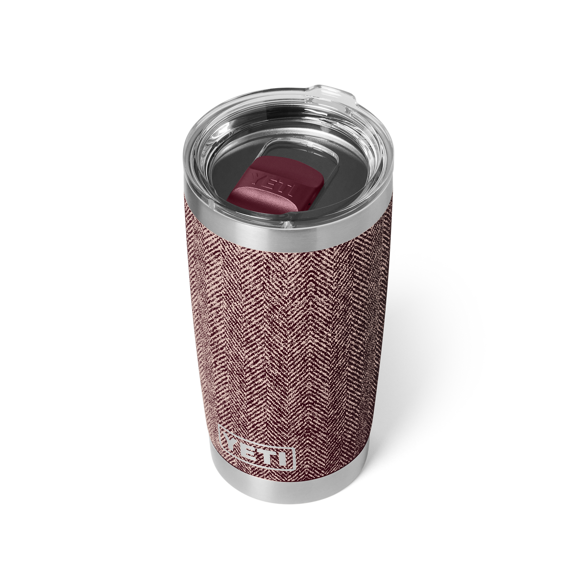 YETI Rambler 20 oz Tumbler Riverhead Red – Schrägansicht