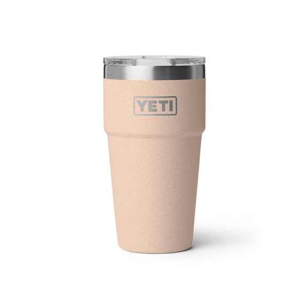 RAMBLER 20 OZ STACKABLE CUP Stapelbarer Becher TAHINI
